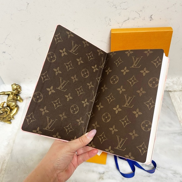 Authentic NIB Louis Vuitton Pink Carn-Jane MM Journal / Notebook - Picture 6 of 13